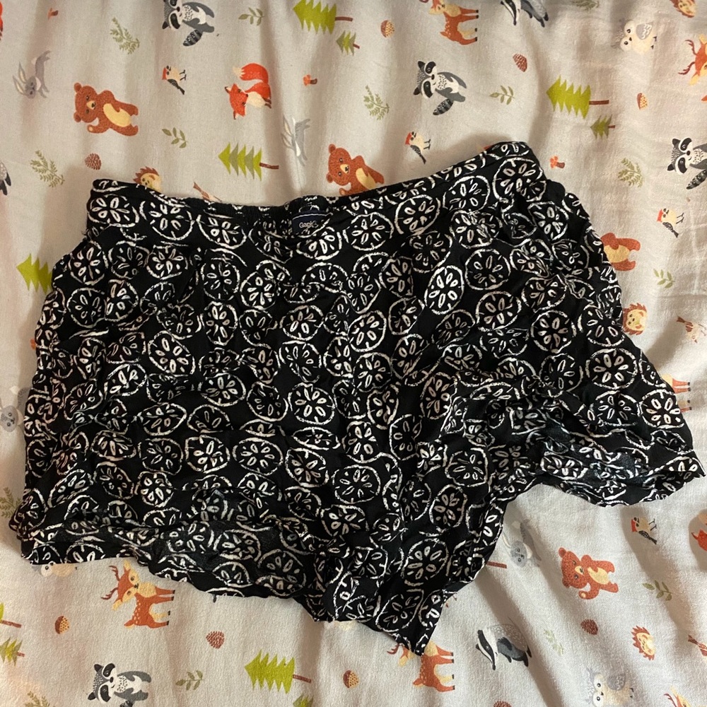 Gap printed flowwy shorts